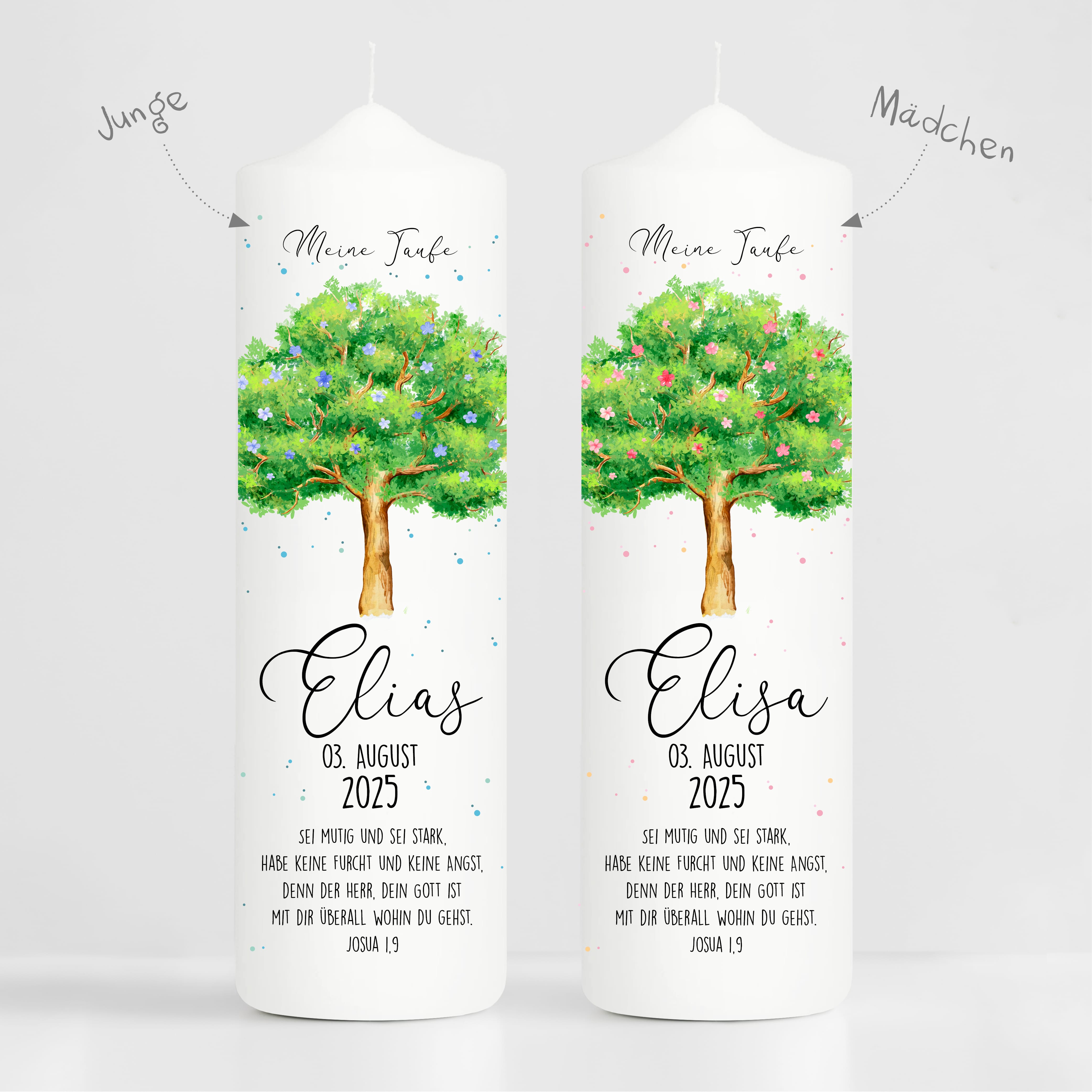 Auf dem Bild ist das Produkt: Taufkerze Junge/ Mädchen Lebensbaum Baum mit Blüten bedruckt mit Namen, Datum und auf Wunsch eigenem, vorgegebenem oder keinem Taufspruch zum Preis von €6.4 abgebildet.