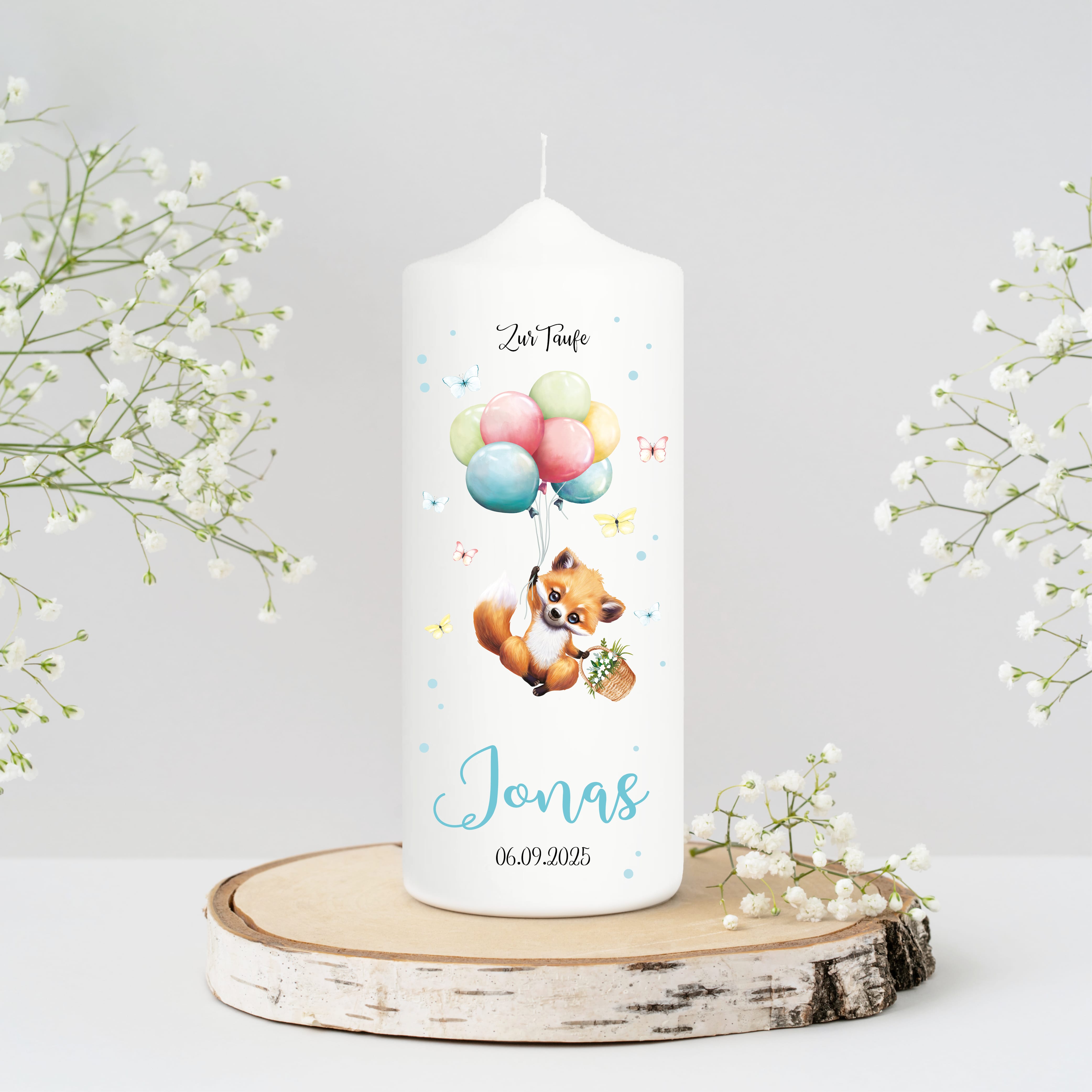 Auf dem Bild ist das Produkt: Taufkerze Junge Mädchen Fuchs Ballon Baby personalisierte Kerze zur Taufe mit Namen, Datum und eigenem, vorgegebenem oder keinem Taufspruch Taufgeschenk zum Preis von €5.90 abgebildet.