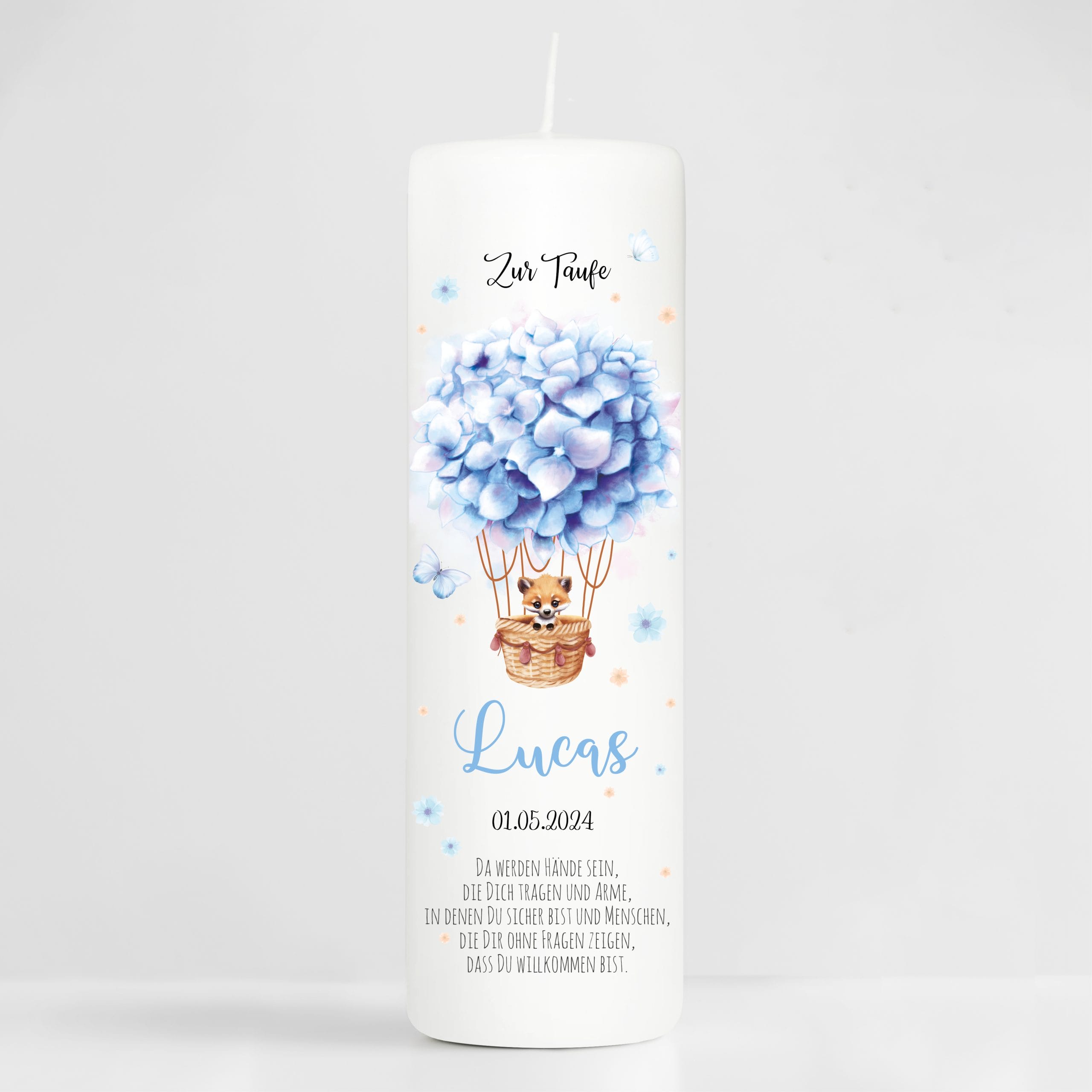 Auf dem Bild ist das Produkt: Taufkerze Junge Mädchen Heißluftballon Fuchs Blumen bedruckt personalisiert Kerze Kind Kirche zum Preis von €6.40 abgebildet.