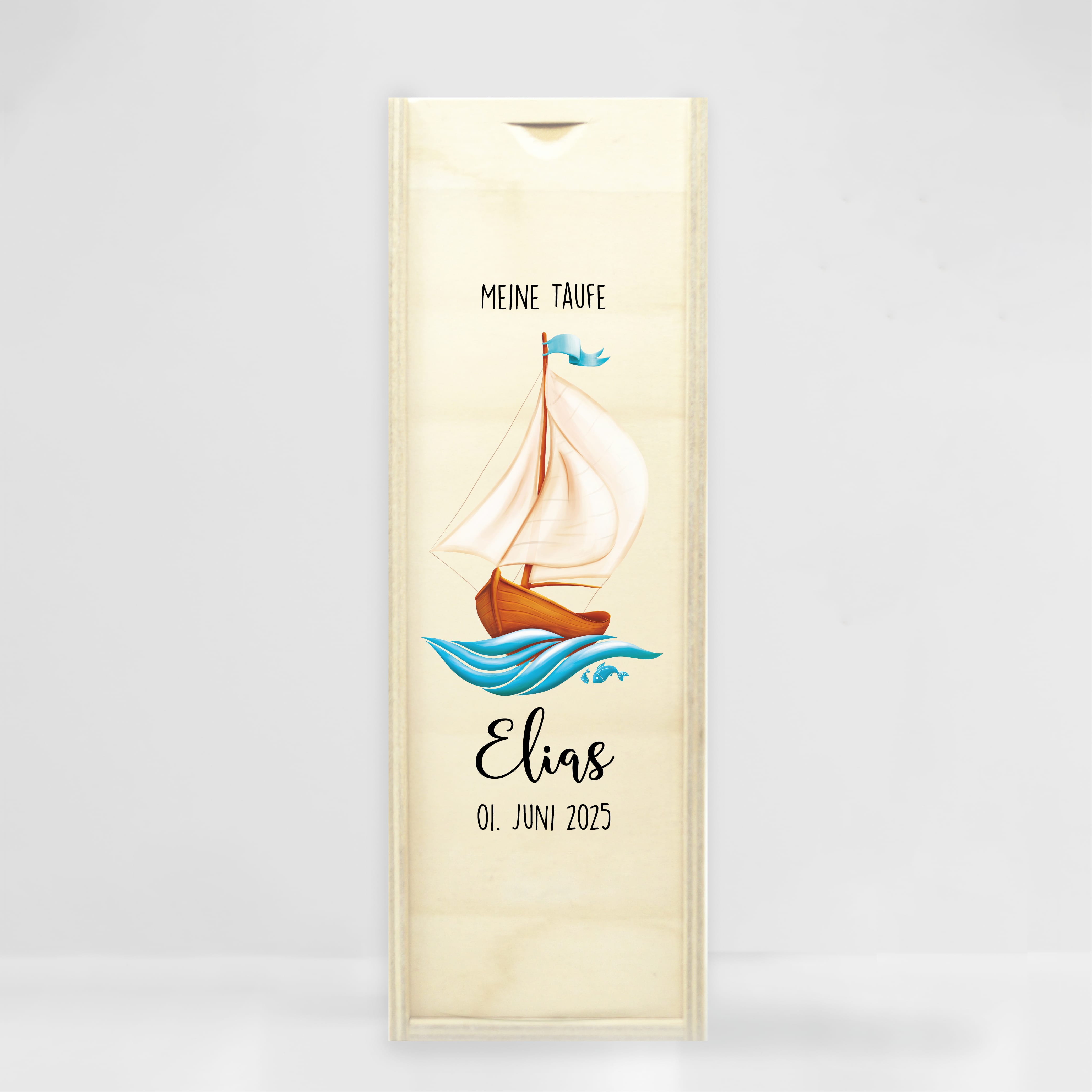 Auf dem Bild ist das Produkt: Taufkerze Segelboot Schiff Junge Mädchen Boot Name Datum Taufspruch Kerze zur Taufe Meer zum Preis von €6.4 abgebildet.