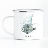 Bedruckter Emaille Campingbecher Fisch mit Haifischflosse Just do it! Geschenk Geburtstag Auf dem Bild ist das Produkt: Bedruckter Emaille Campingbecher Fisch mit Haifischflosse Just do it! Geschenk Geburtstag zum Preis von €18.9 abgebildet.