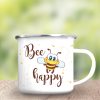 Campingbecher Bee Happy Biene Punkte Emaille, Geschenk Geburtstag Auf dem Bild ist das Produkt: Campingbecher Bee Happy Biene Punkte Emaille, Geschenk Geburtstag zum Preis von €18.90 abgebildet.
