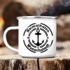 Auf dem Bild ist das Produkt: Campingbecher Emaille "Heimathafen" mit Anker und Wunschstadt, Geschenk Geburtstag zum Preis von €18.9 abgebildet.