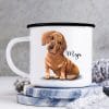 Auf dem Bild ist das Produkt: Campingbecher Emaille Hund Dackel mit Wunschname Emaille Tasse, personalisiertes Geschenk zum Preis von €18.9 abgebildet.