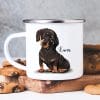 Auf dem Bild ist das Produkt: Campingbecher Emaille Hund Dackel mit Wunschname Emaille Tasse, personalisiertes Geschenk zum Preis von €18.9 abgebildet.