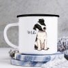 Auf dem Bild ist das Produkt: Campingbecher Emaille Hund Jack Russel Terrier mit Wunschname Emaille Tasse personalisiertes Geschenk zum Preis von €18.9 abgebildet.
