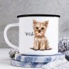 Auf dem Bild ist das Produkt: Campingbecher Emaille Hund Yorkshire Terrier mit Wunschname Emaille Tasse personalisiertes Geschenk zum Preis von €18.9 abgebildet.