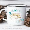 Auf dem Bild ist das Produkt: Campingbecher Emaille Nur die besten Mamas werden zur Oma befördert… Geschenk Mama Oma grüner Blätterkranz zum Preis von €18.9 abgebildet.