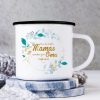 Auf dem Bild ist das Produkt: Campingbecher Emaille Nur die besten Mamas werden zur Oma befördert… Geschenk Mama Oma grüner Blätterkranz zum Preis von €18.9 abgebildet.
