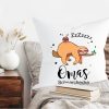 Auf dem Bild ist das Produkt: Kissen Faultier Omas Schnarchecke Polyester 40×40 cm Geschenk Geburtstag Großmutter Weihnachtsgeschenk zum Preis von €11.90 abgebildet.