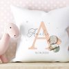 Auf dem Bild ist das Produkt: Kissen Geburt mit einem niedlichen Elefanten Namen Geburtsdatum und Anfangsbuchstaben Geschenk zur Geburt personalisiertes Geburtskissen zum Preis von €16.90 abgebildet.