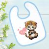 Auf dem Bild ist das Produkt: Bedrucktes Babylätzchen Katze Kätzchen Herz mit Klettverschluss Wunschnamen Individuell Kinder Lätzchen Kleinkind zum Preis von €14.90 abgebildet.