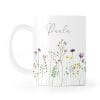 Auf dem Bild ist das Produkt: Tasse bedruckt mit Wildblumen Gräsern und dem Wunschnamen Kaffeetasse, personalisiert, Geschenk Geburtstag beste Freundin zum Preis von €18.9 abgebildet.