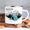 Tasse Campingbecher Emaille Berge und blaues Zelt, Adventure begins, Reisen Urlaub, Geschenk Geburtstag Camper Auf dem Bild ist das Produkt: Tasse Campingbecher Emaille Berge und blaues Zelt, Adventure begins, Reisen Urlaub, Geschenk Geburtstag Camper zum Preis von €18.90 abgebildet.