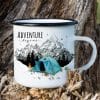 Tasse Campingbecher Emaille Berge und blaues Zelt, Adventure begins, Reisen Urlaub, Geschenk Geburtstag Camper Auf dem Bild ist das Produkt: Tasse Campingbecher Emaille Berge und blaues Zelt, Adventure begins, Reisen Urlaub, Geschenk Geburtstag Camper zum Preis von €18.90 abgebildet.