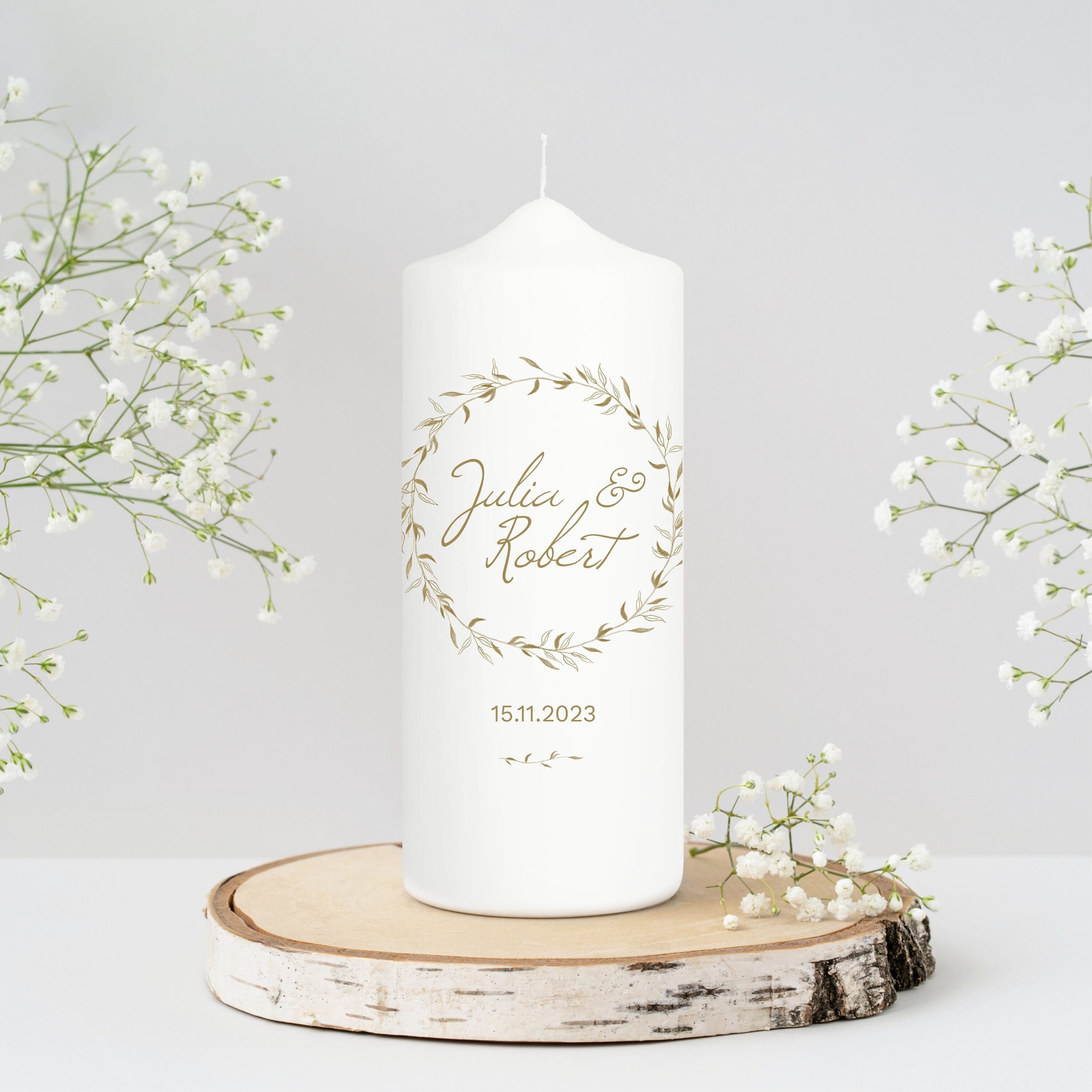 Weiße Hochzeitskerze zarter Blätterkranz hellbraun personalisiert Hochzeitsgeschenk Spruch