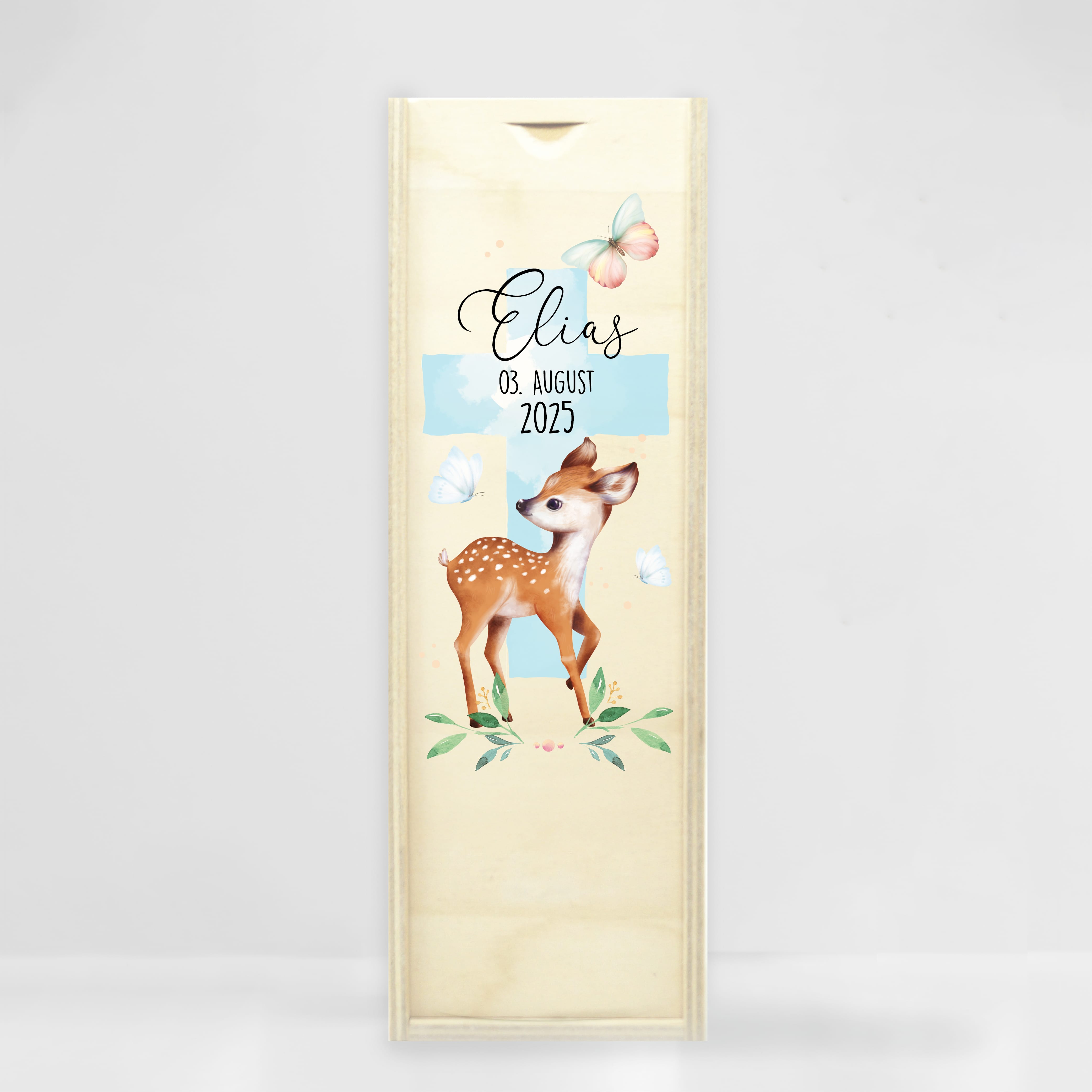 Auf dem Bild ist das Produkt: Taufkerze Junge Mädchen Reh Rehkitz heiliges Kreuz pastell mit Namen Datum und auf Wunsch eigenem vorgegebenem oder keinem Taufspruch zum Preis von €6.4 abgebildet.