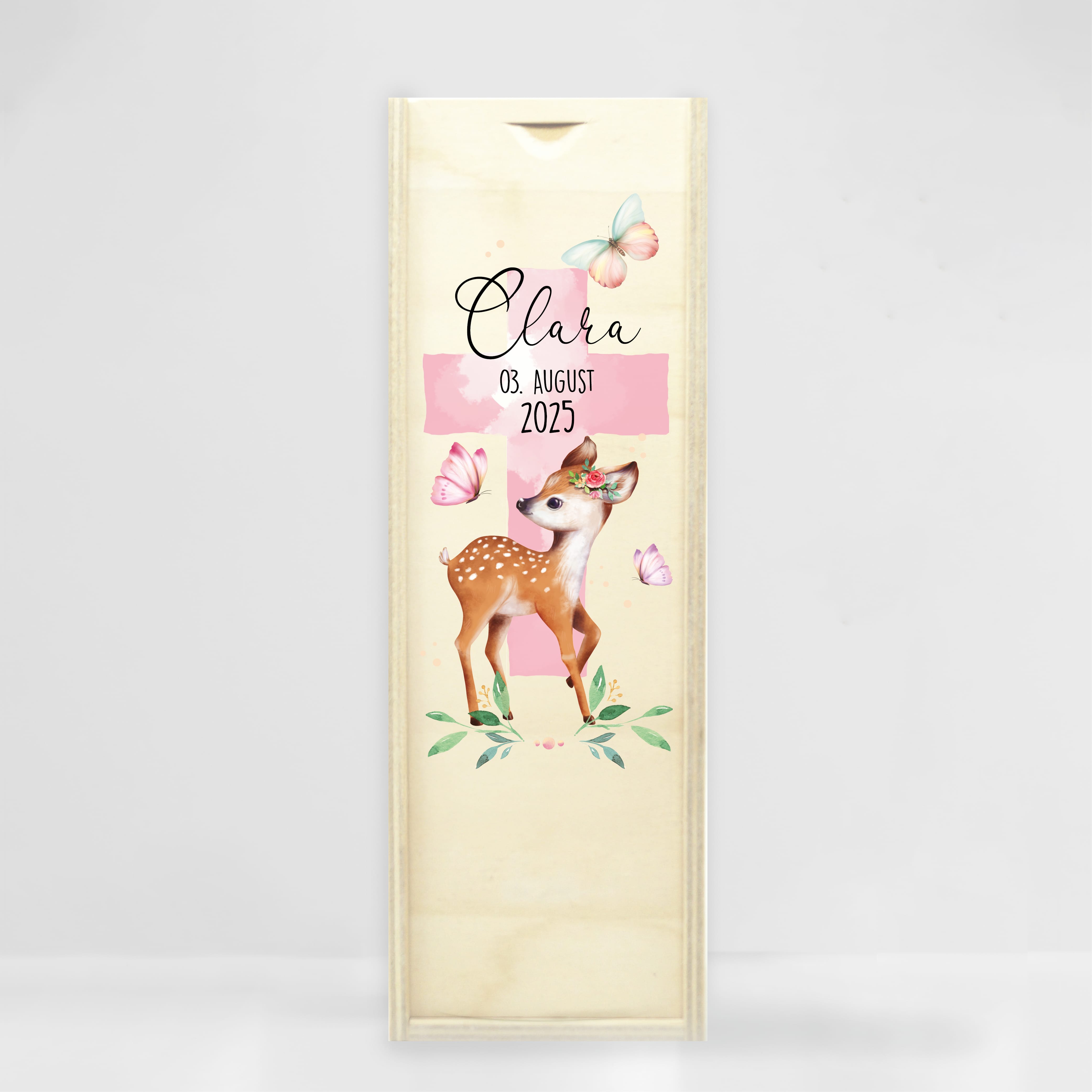 Auf dem Bild ist das Produkt: Taufkerze Junge Mädchen Reh Rehkitz heiliges Kreuz pastell mit Namen Datum und auf Wunsch eigenem vorgegebenem oder keinem Taufspruch zum Preis von €6.4 abgebildet.