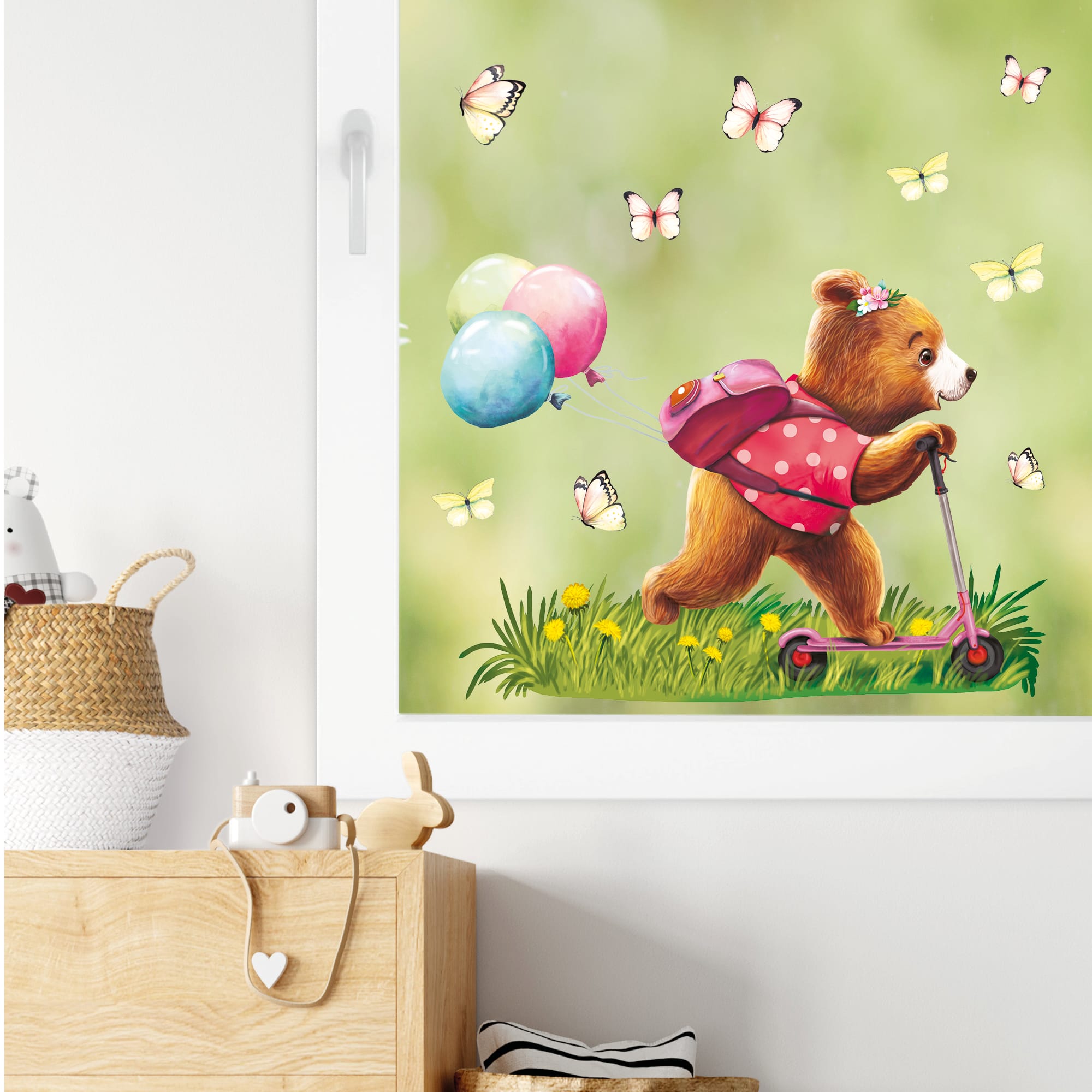 Auf dem Bild ist das Produkt: Fensterbild Frühling Ostern Mädchen Bär Roller Scooter Schmetterlinge Fensterdeko Kinderzimmer Kind, Frühlingsdeko, Osterdeko zum Preis von €13.90 abgebildet.