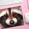 Mauspad Mousepad Waschbär Schreibtischunterlage benutzerdefiniertes Geschenk Büro Auf dem Bild ist das Produkt: Mauspad Mousepad Waschbär Schreibtischunterlage benutzerdefiniertes Geschenk Büro zum Preis von €14.9 abgebildet.