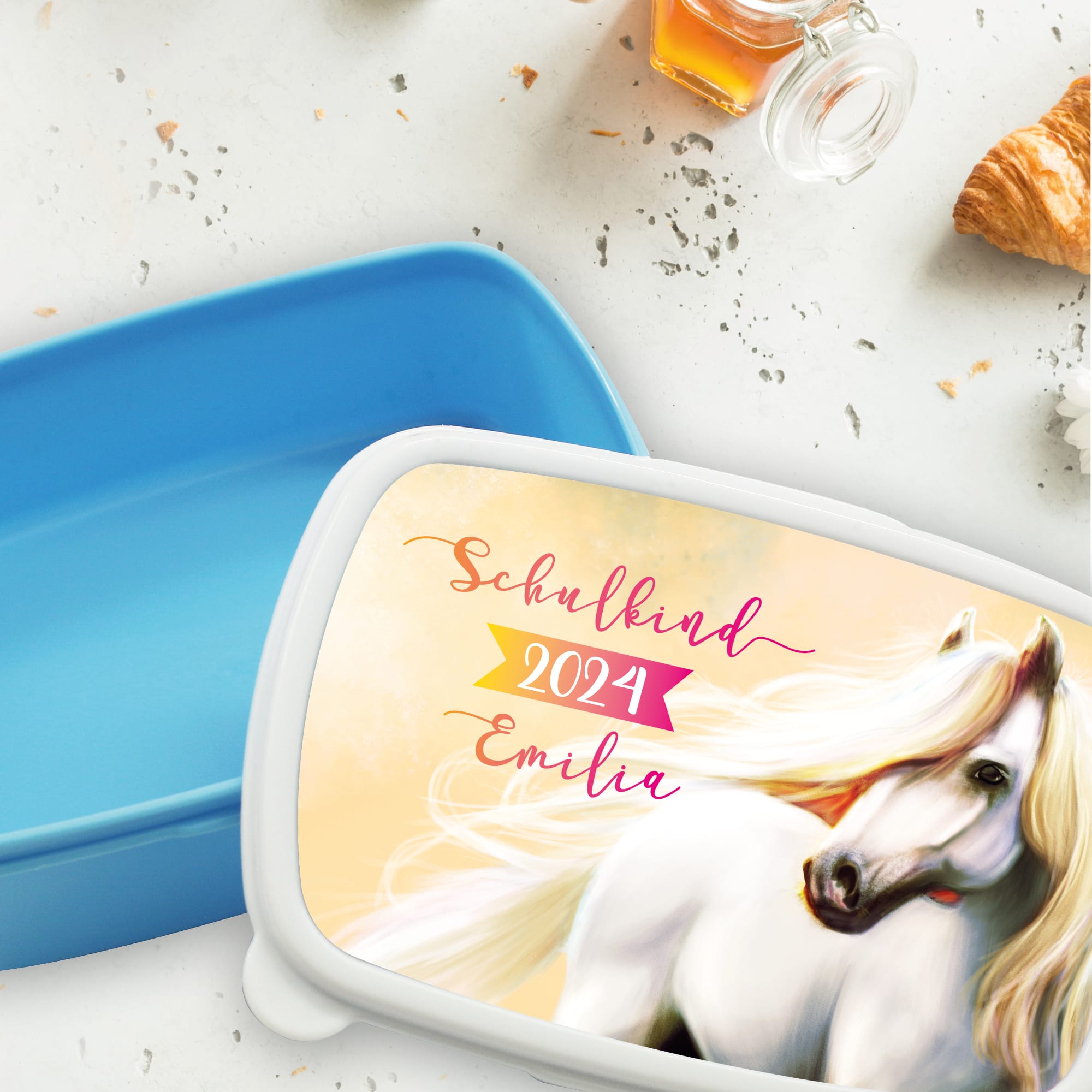 Auf dem Bild ist das Produkt: Brotdose Pferd personalisiert mit Wunschnamen Vesperbox Geschenk anpassbar Einschulung Mädchen zum Preis von €19.9 abgebildet.