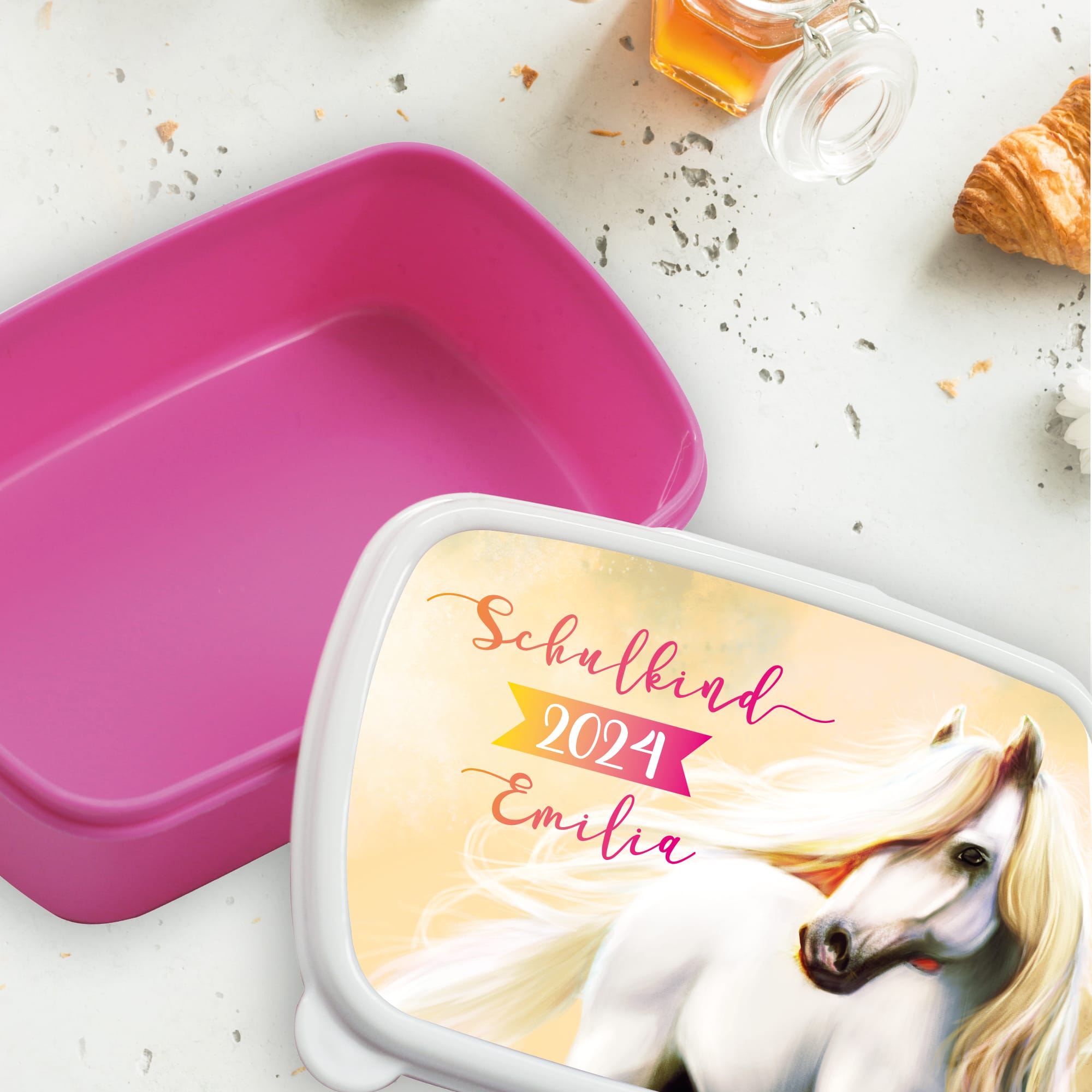 Auf dem Bild ist das Produkt: Brotdose Pferd personalisiert mit Wunschnamen Vesperbox Geschenk anpassbar Einschulung Mädchen zum Preis von €19.9 abgebildet.