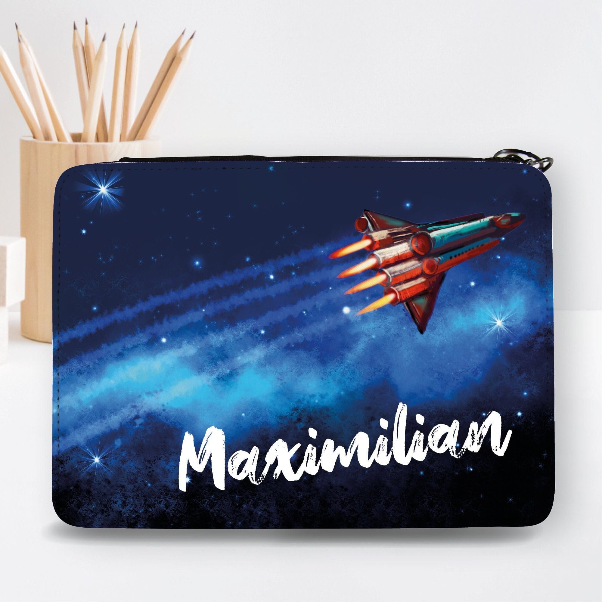 Gefüllte Federtasche Federmäppchen Rakete blau personalisiert Wunschname Schulanfang Schule Einschulungsgeschenk