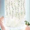 Auf dem Bild ist das Produkt: Fensterbild Eukalyptus Ranke Pflanze herunterhängend wiederverwendbar Fensteraufkleber Fensterdekoration Frühling zum Preis von €17.9 abgebildet.