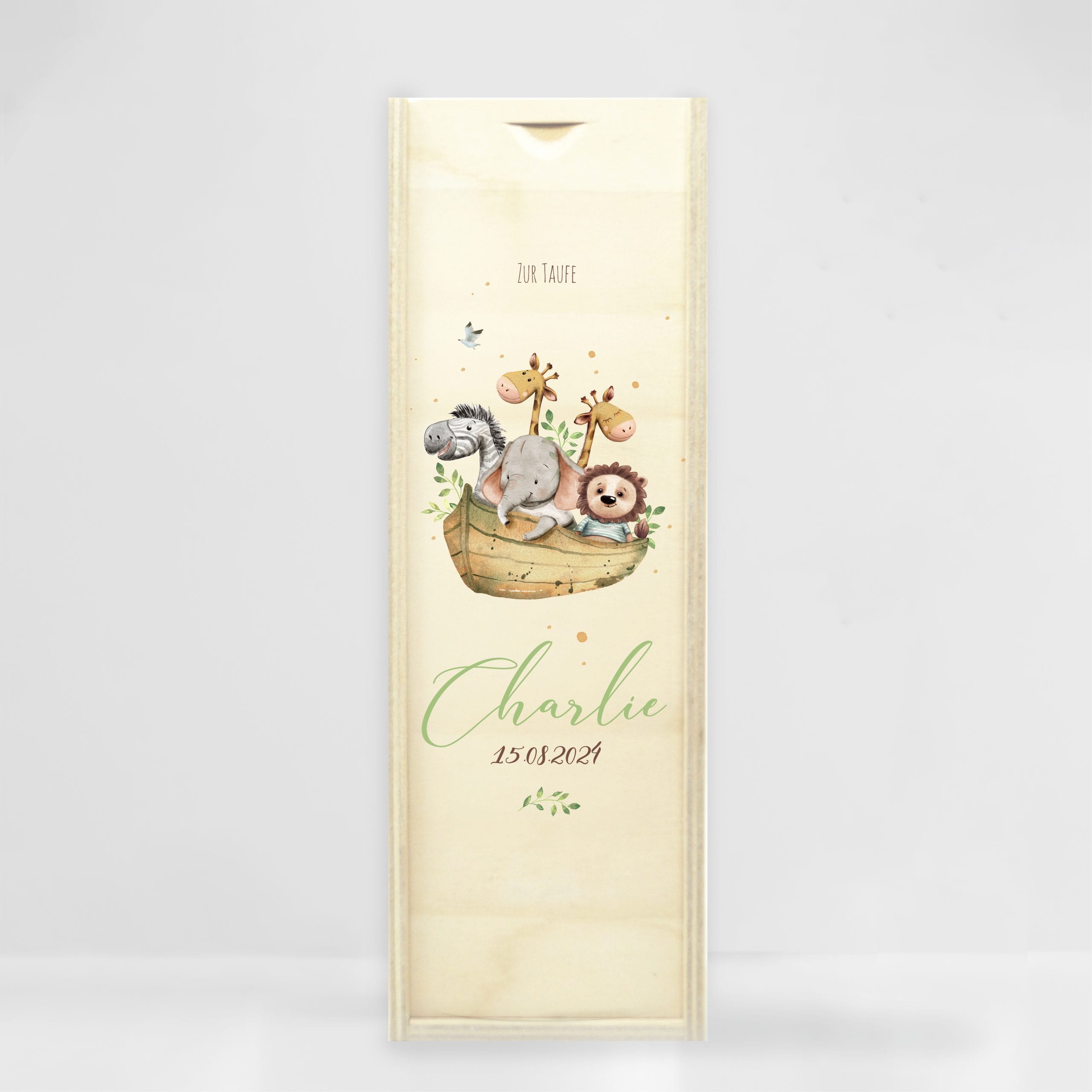 Auf dem Bild ist das Produkt: Taufkerze oder Kerze zur Geburt Junge Mädchen Arche Noah Tiere in einem Boot, pastell mit Namen, Datum und Spruch zum Preis von €6.4 abgebildet.