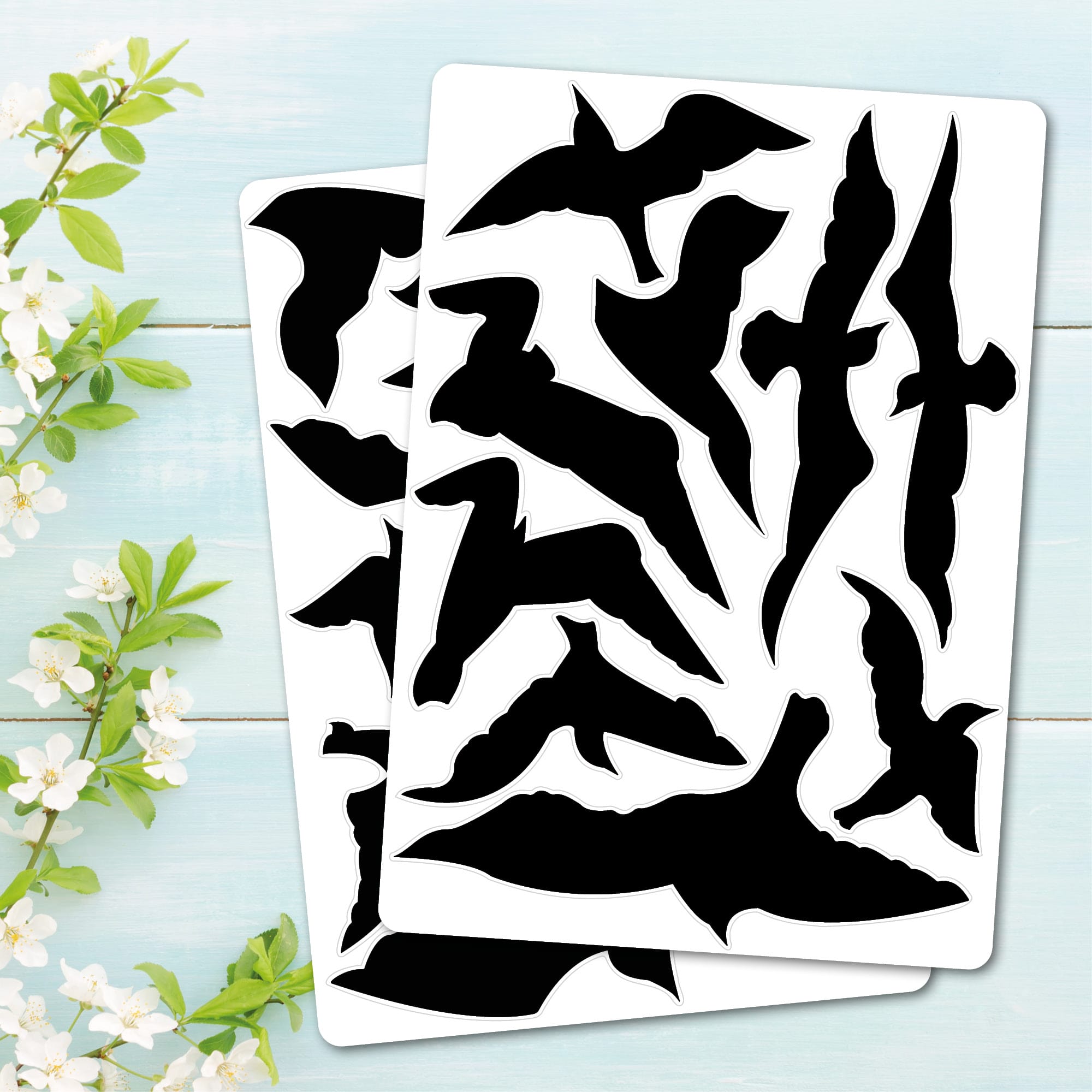 Auf dem Bild ist das Produkt: Fensteraufkleber 20 Vogelaufkleber für Fenster weiß schwarz Vogelschlag Vogelschutz Glastüren wiederverwendbar zum Preis von €13.90 abgebildet.