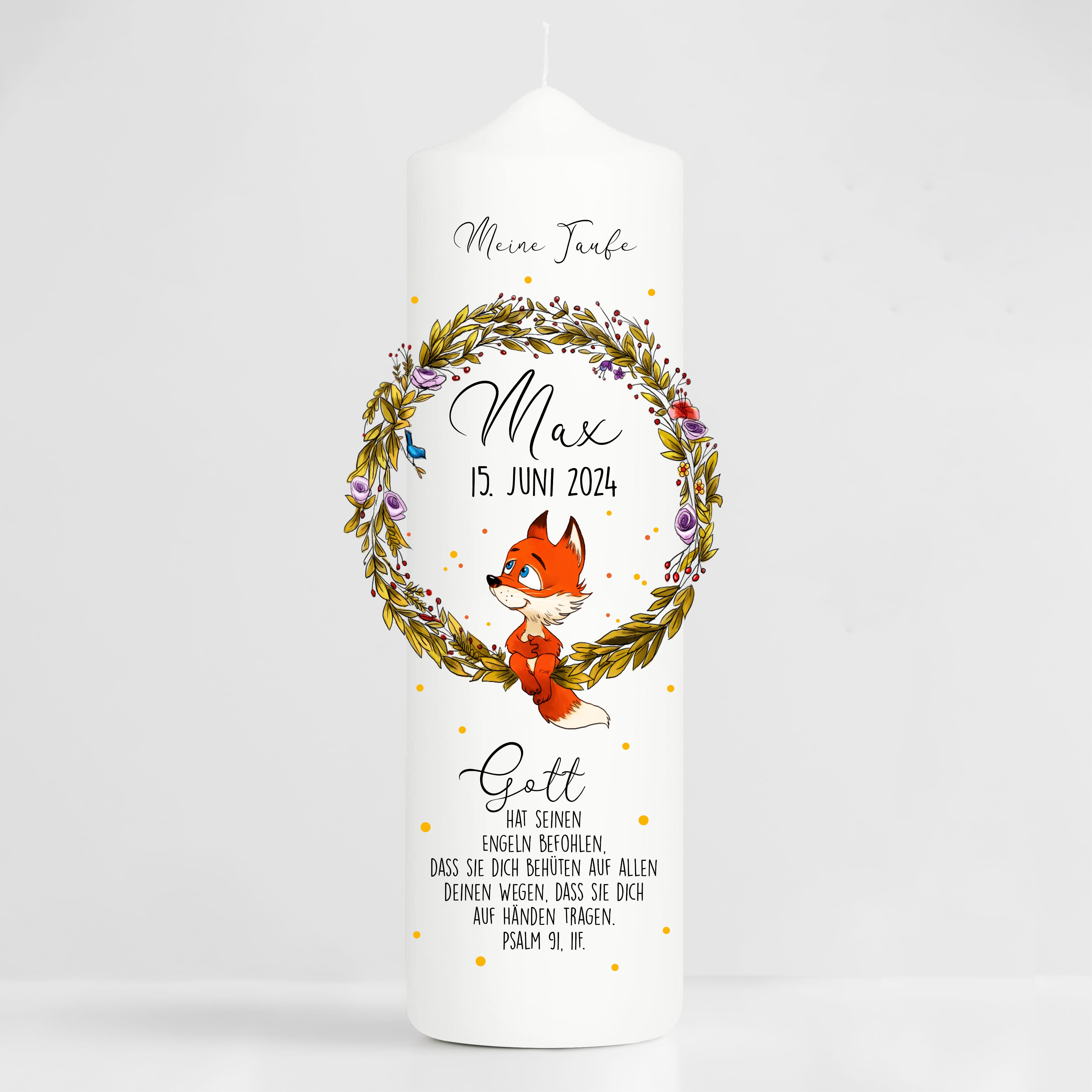 Auf dem Bild ist das Produkt: Taufkerze Blumenkranz Fuchs Kerze zur Taufe oder Geburt Kranz personalisiert mit Name Datum Taufspruch Waldtier zum Preis von €6.40 abgebildet.