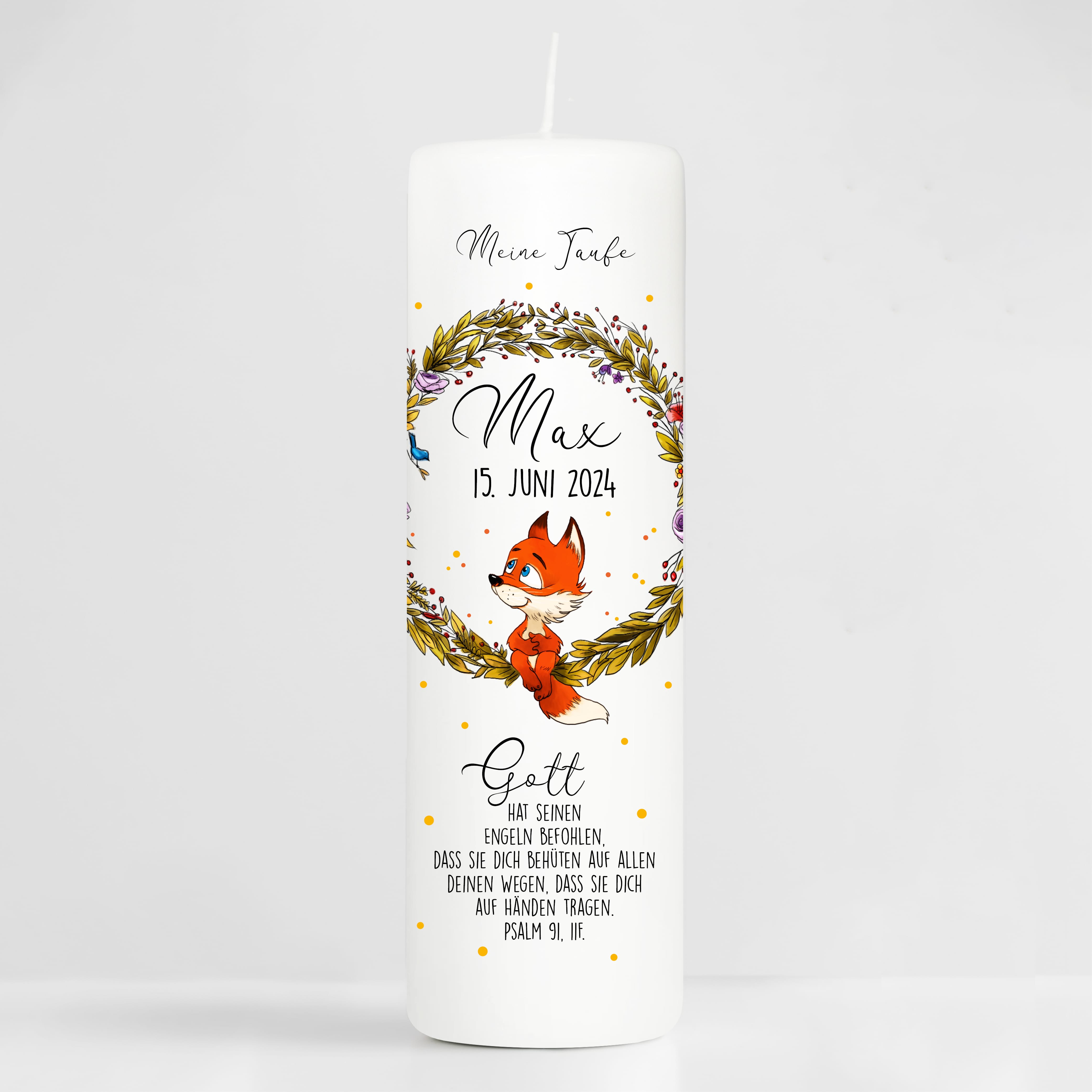 Auf dem Bild ist das Produkt: Taufkerze Blumenkranz Fuchs Kerze zur Taufe oder Geburt Kranz personalisiert mit Name Datum Taufspruch Waldtier zum Preis von €6.40 abgebildet.