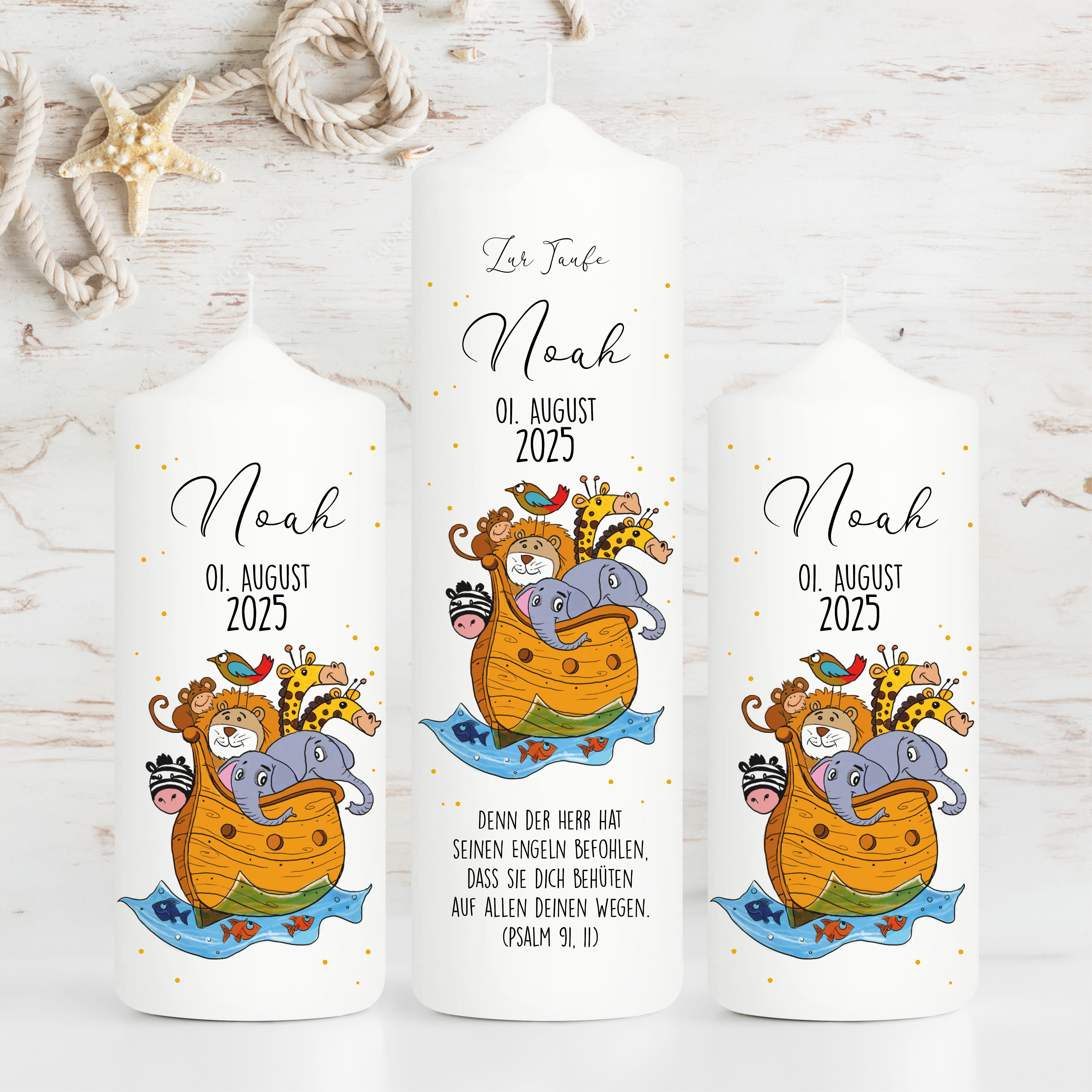 Auf dem Bild ist das Produkt: Taufkerze Arche Noah weiße Kerze zur Taufe oder Geburt Boot Tiere Taufspruch mit Wunschname & Datum zum Preis von €6.40 abgebildet.