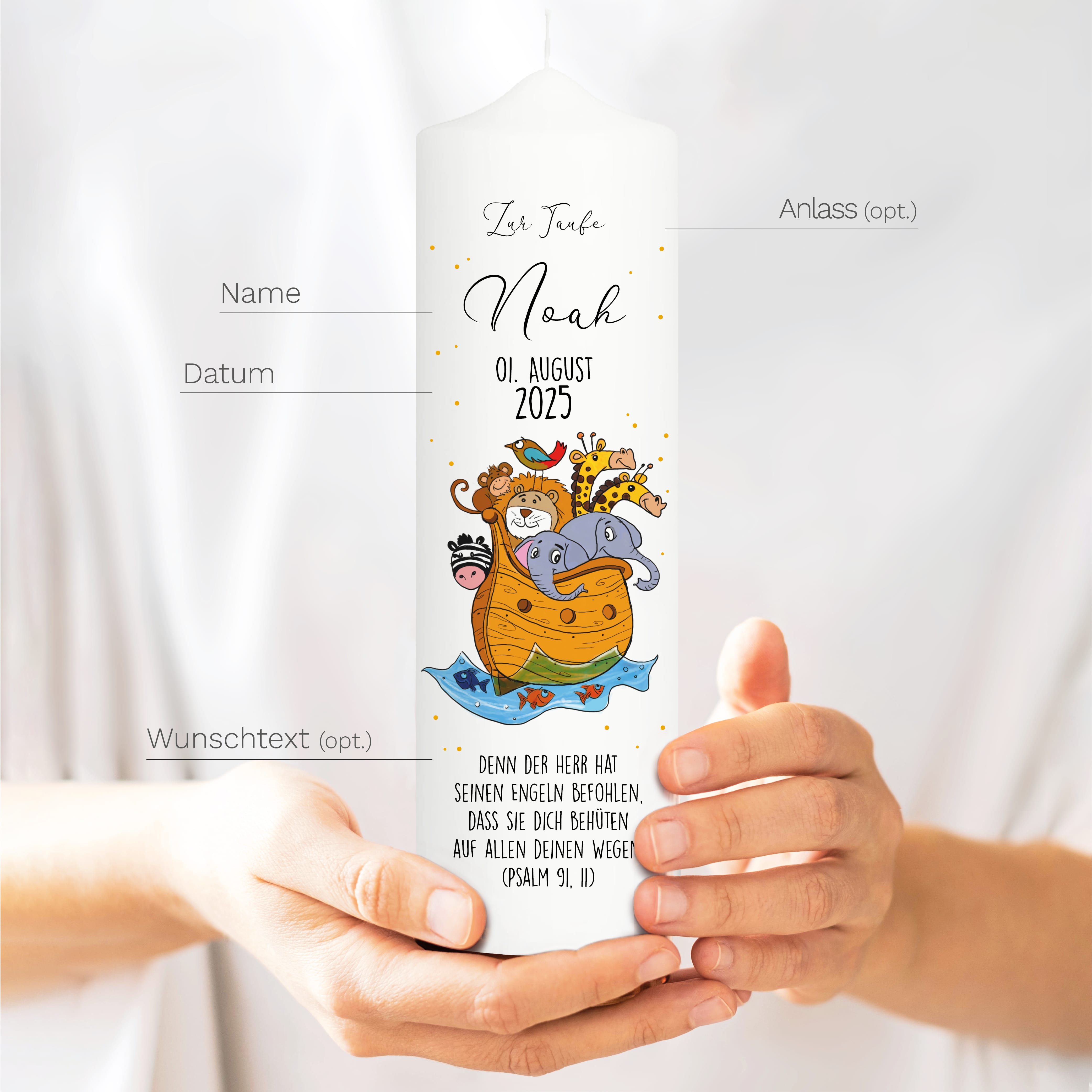 Auf dem Bild ist das Produkt: Taufkerze Arche Noah weiße Kerze zur Taufe oder Geburt Boot Tiere Taufspruch mit Wunschname & Datum zum Preis von €6.40 abgebildet.