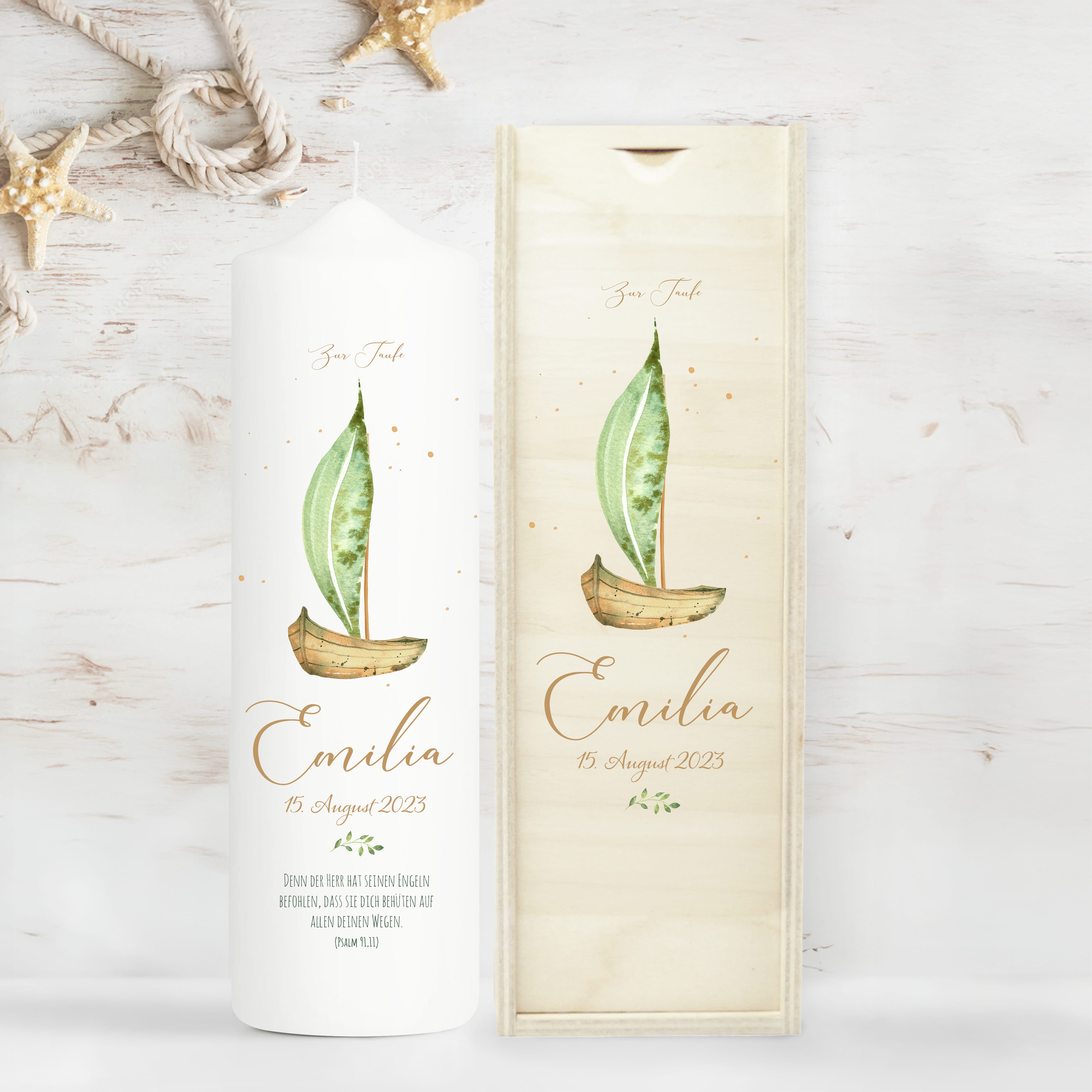 Taufkerze oder Kerze zur Geburt Junge Mädchen Boot mit einem Segel aus einem Blatt pastell mit Namen Datum und Spruch