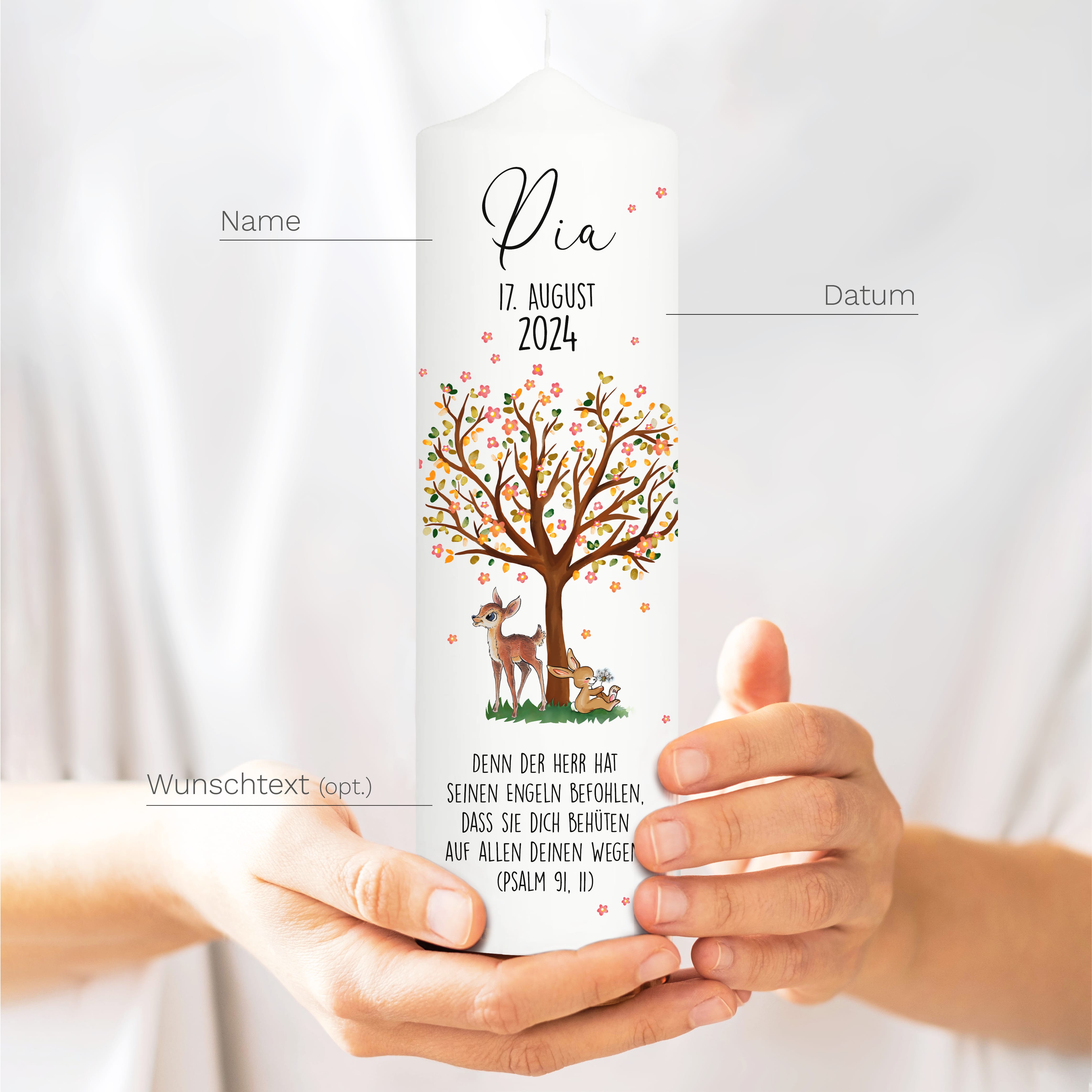 Auf dem Bild ist das Produkt: Taufkerze Lebensbaum Reh Hase Kerze zur Taufe Baum Taufspruch individualisierbar zum Preis von €6.40 abgebildet.