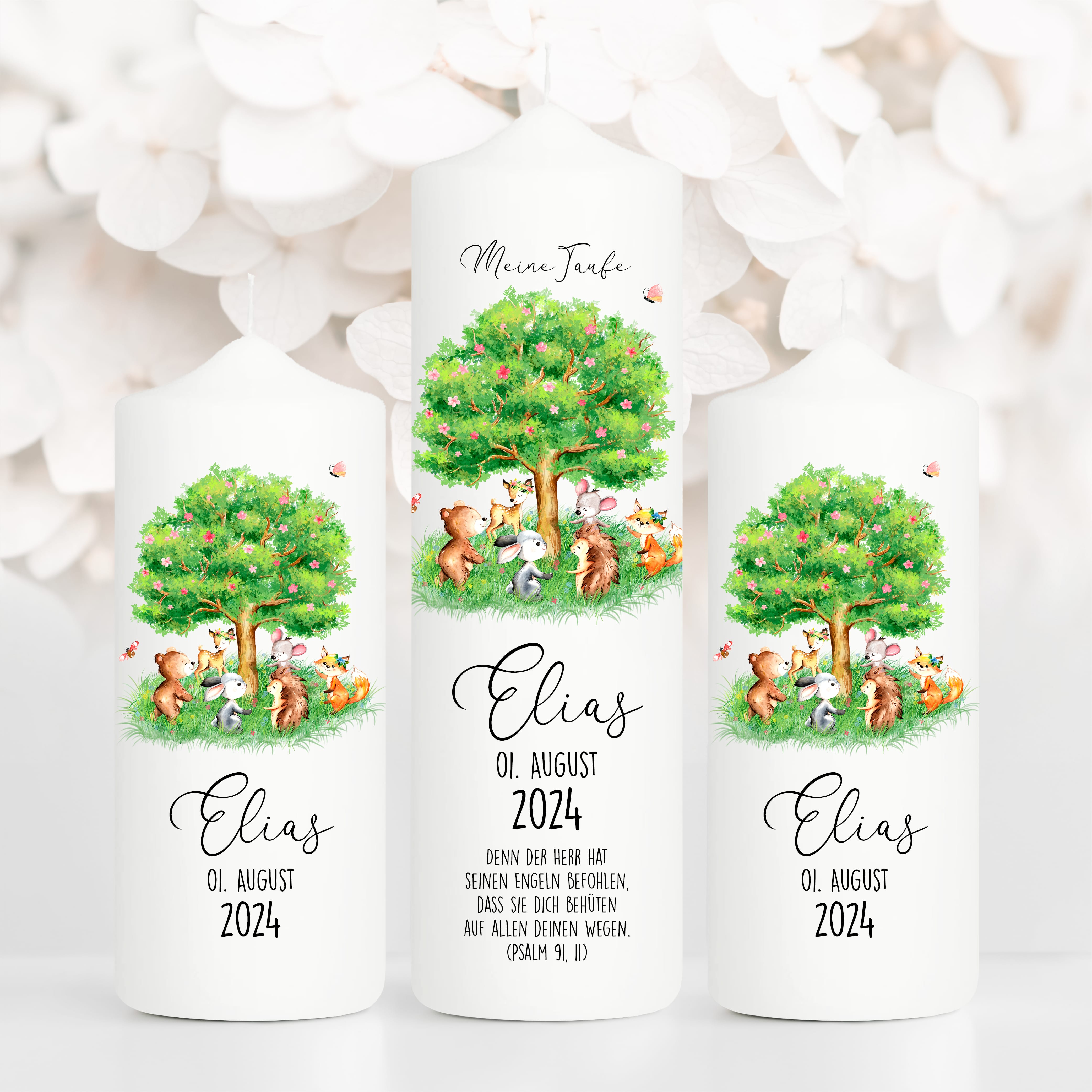 Auf dem Bild ist das Produkt: Taufkerze Lebensbaum Waldtiere Kerze zur Taufe Baum mit Tieren Taufspruch individualisierbar zum Preis von €6.40 abgebildet.