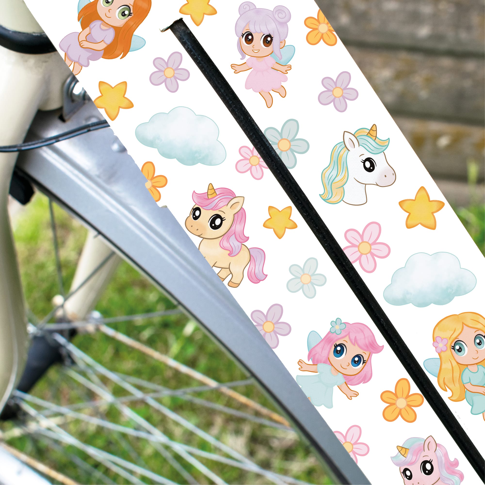 Auf dem Bild ist das Produkt: Fahrradaufkleber Feen Einhörner pastell farbig Fahrrad Sticker Kinderfahrrad Aufkleber Geburtstag Geschenk Laufrad Scooter Schultüte zum Preis von €12.90 abgebildet.